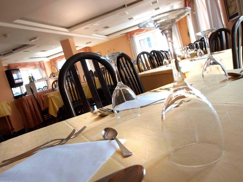Hotel Alberello Riva del Garda Kültér fotó