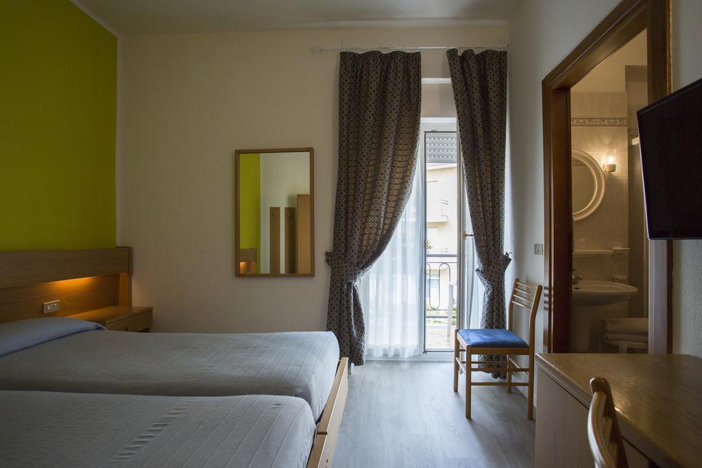Hotel Alberello Riva del Garda Kültér fotó