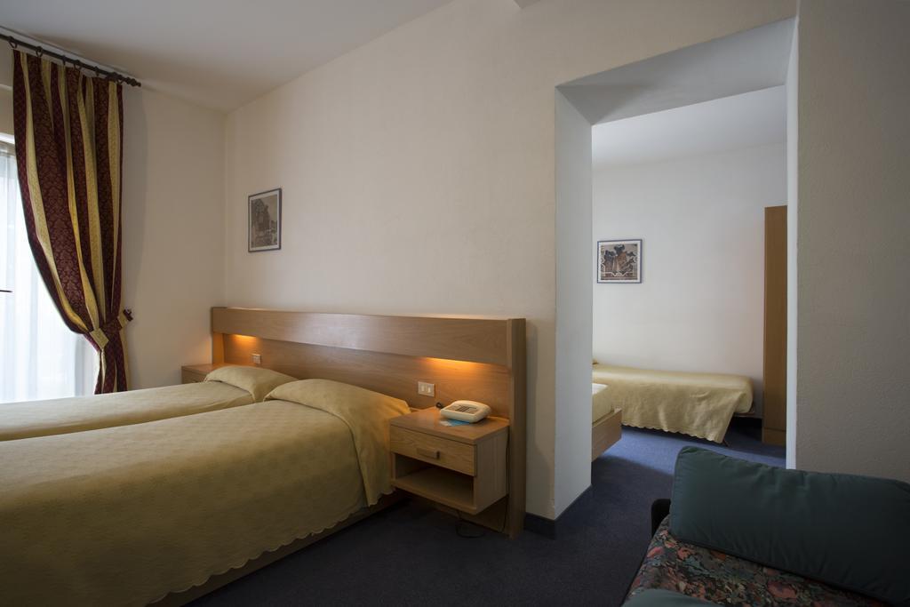 Hotel Alberello Riva del Garda Szoba fotó