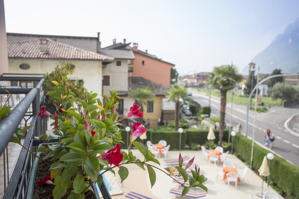 Hotel Alberello Riva del Garda Kültér fotó