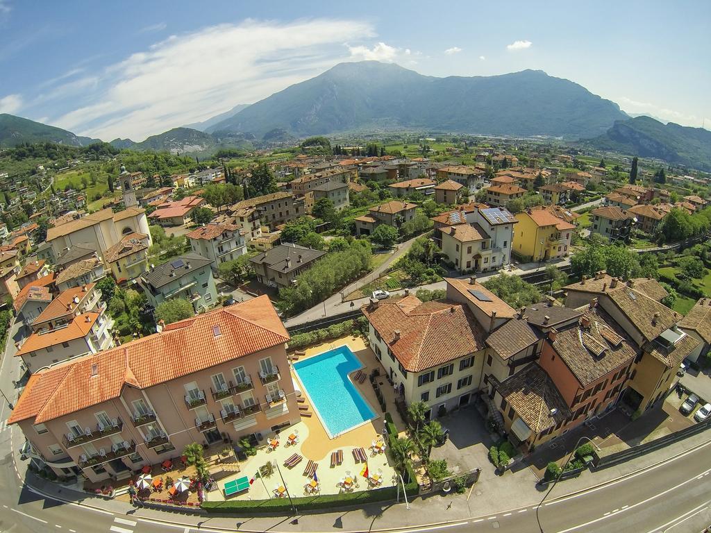 Hotel Alberello Riva del Garda Kültér fotó