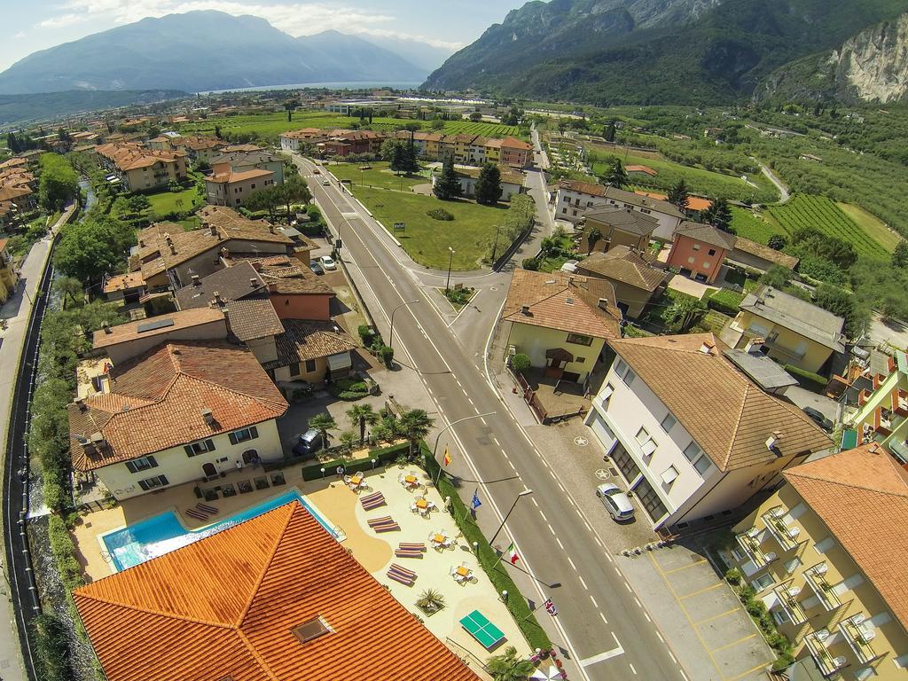 Hotel Alberello Riva del Garda Kültér fotó