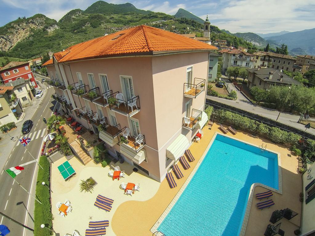 Hotel Alberello Riva del Garda Kültér fotó