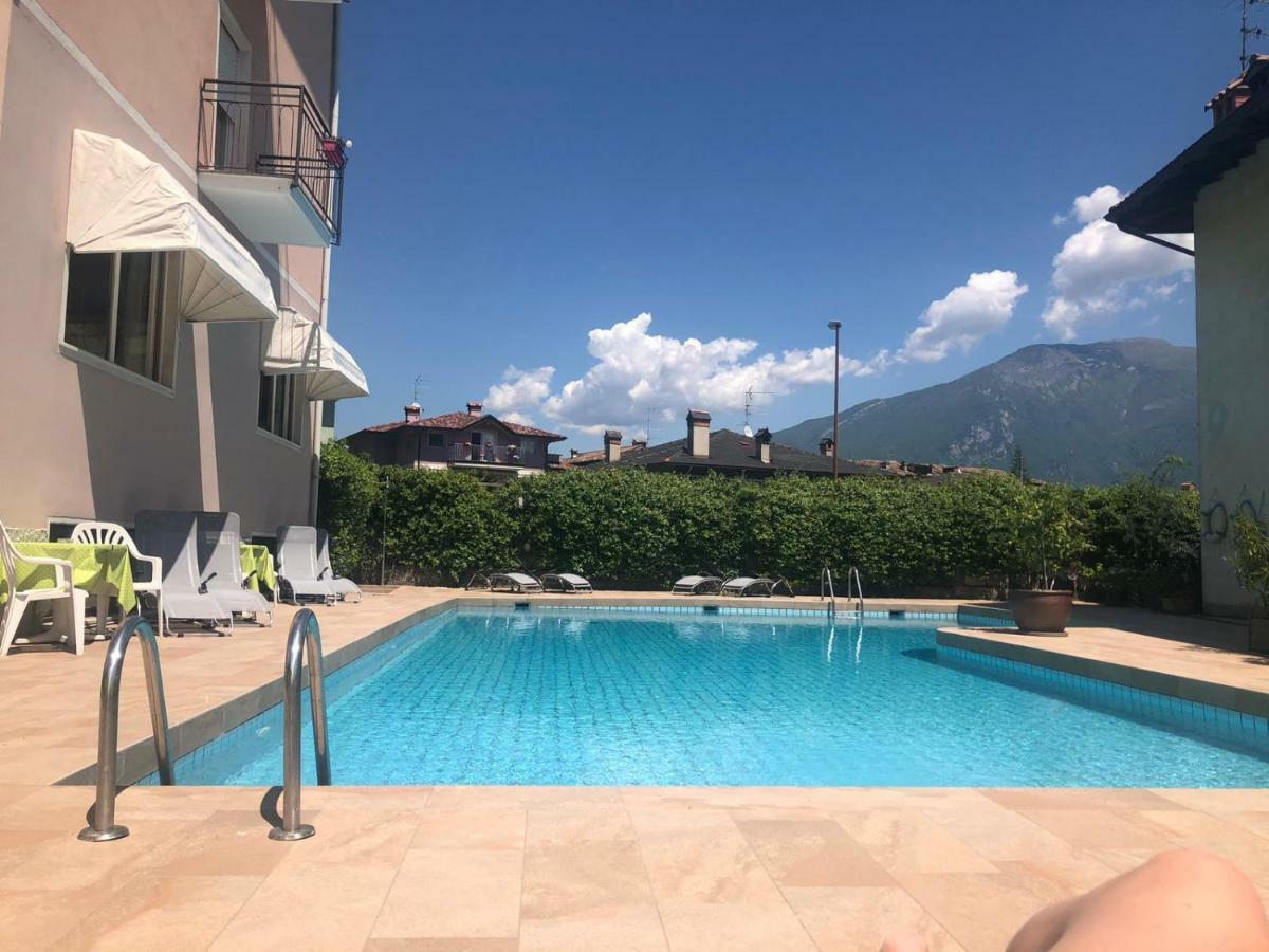 Hotel Alberello Riva del Garda Kültér fotó