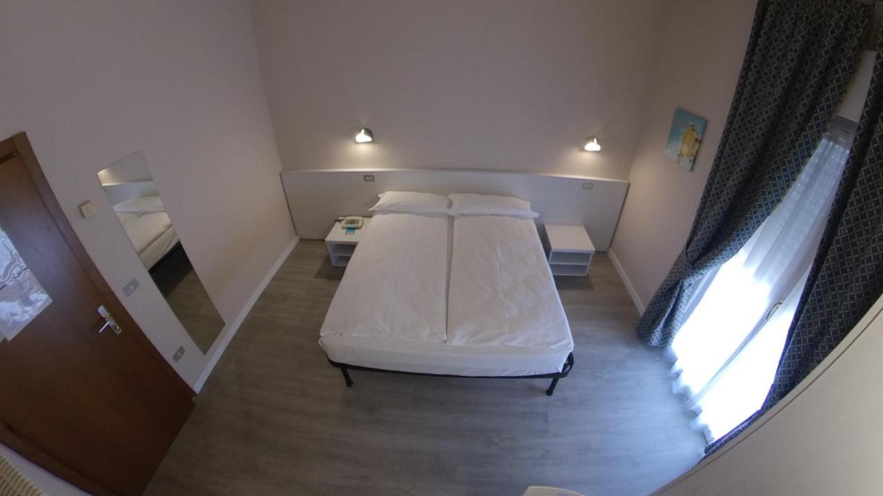 Hotel Alberello Riva del Garda Kültér fotó