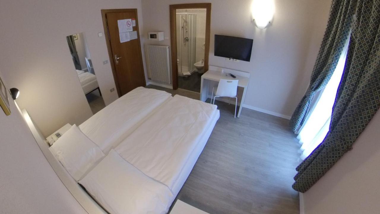 Hotel Alberello Riva del Garda Kültér fotó